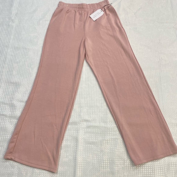 Pink Lounge Set - Picture 4 of 6